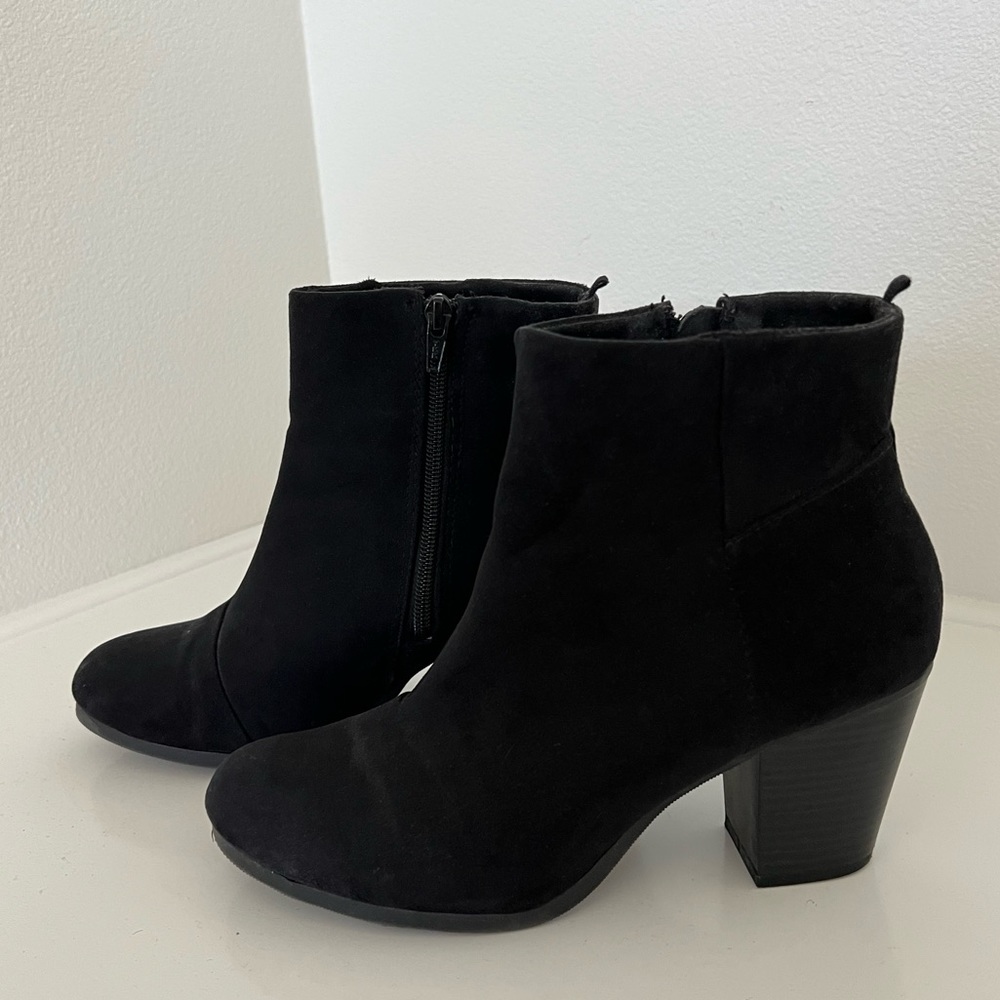 Women’s Black Booties with low heel, size 9. Great condition- see images!
